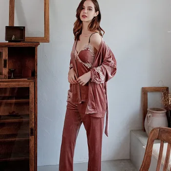 Gold Velvet Women's Robe Gown Set Sexy Fashion Long-Sleeved Home Clothes Casual Sleep Set Female Sleepwear Indoor Clothing 
Gold Velvet Women's Robe Gown Set Sexy Fashion Long-Sleeved Home Clothes Casual Sleep Set Female Sleepwear Indoor Clothing