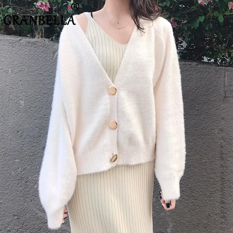 Faux Mink Velvet Wool Sweater Autumn Winter Casual Solid Color Warm Coats For Women Knitting Cardigan With Button V-Neck
Faux Mink Velvet Wool Sweater Autumn Winter Casual Solid Color Warm Coats For Women Knitting Cardigan With Button V-Neck