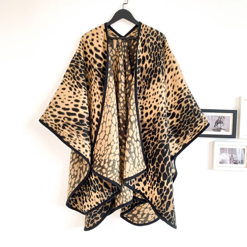 Euro-American autumn-winter leopard-print open-forked shawl cloak with cashmere-like geometric pattern and thicker shawl
Euro-American autumn-winter leopard-print open-forked shawl cloak with cashmere-like geometric pattern and thicker shawl