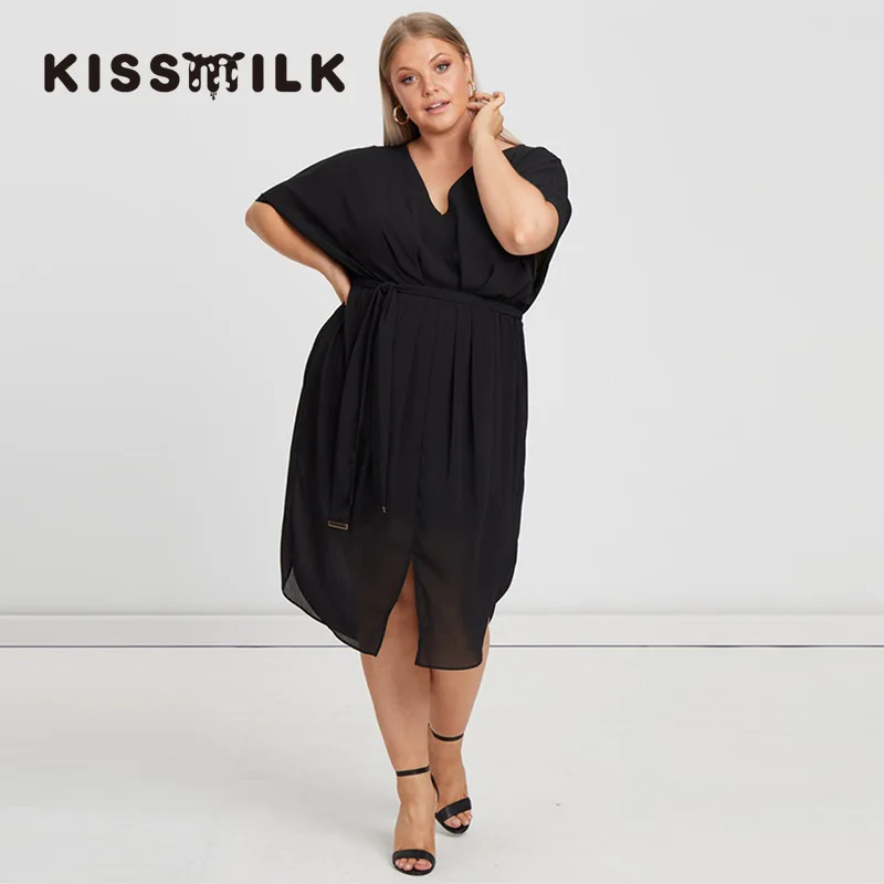 Fat Mm European And American Minimalist Fashion Waist Lace-up Pleated Metal Hanging Slit Sexy Dress 
Fat Mm European And American Minimalist Fashion Waist Lace-up Pleated Metal Hanging Slit Sexy Dress