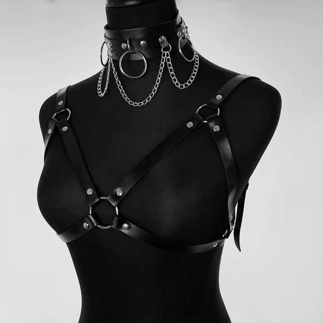 Сексуальное женское эротическое нижнее белье из искусственной кожи с ремешком
Сексуальное женское эротическое нижнее белье из искусственной кожи с ремешком