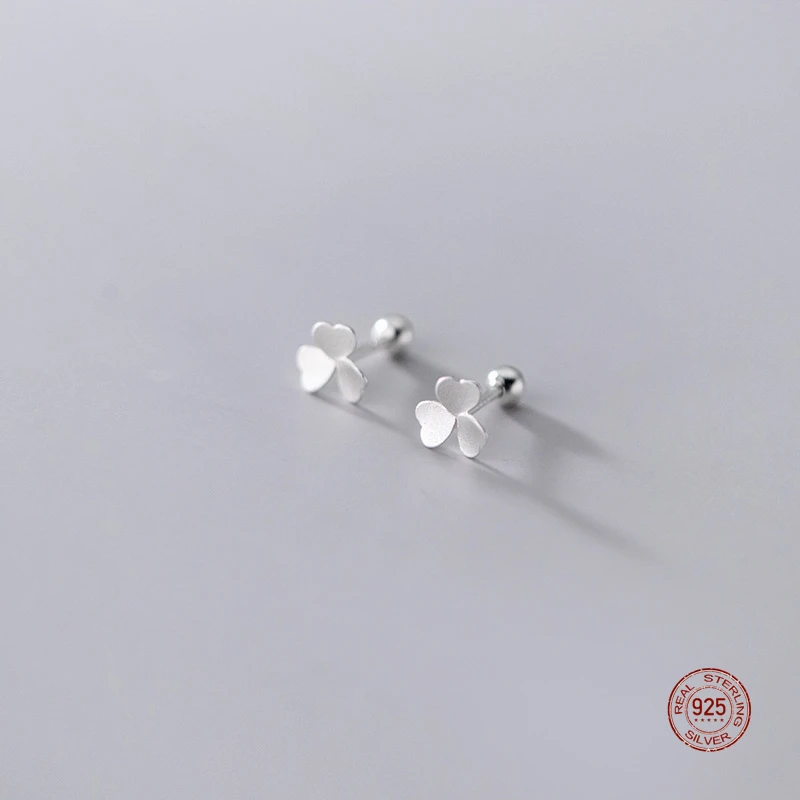 LKO 100% Real 925 Sterling Silver Earrings Simple Style Clover Stud Earrings For Women Lucky Jewelry Sweet Ear Studs Accessories
LKO 100% Real 925 Sterling Silver Earrings Simple Style Clover Stud Earrings For Women Lucky Jewelry Sweet Ear Studs Accessories