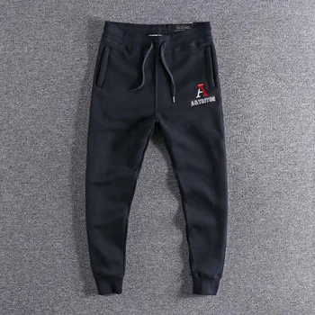 In autumn and winter, embroidery letters with velvet and colour collision make up all kinds of men's leisure pants and trousers
In autumn and winter, embroidery letters with velvet and colour collision make up all kinds of men's leisure pants and trousers