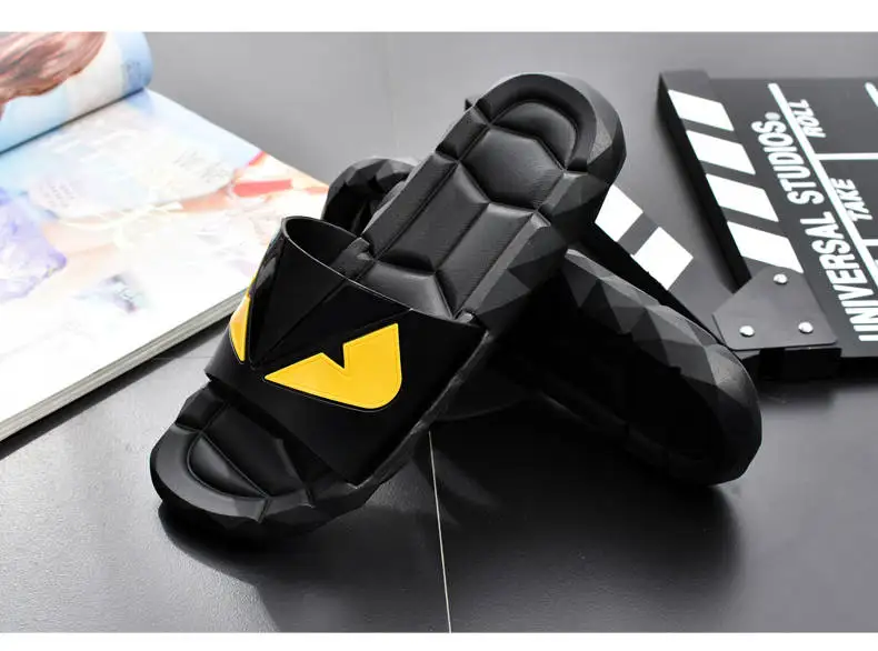 2020 sandals summer trend herringbone large size non-slip thick bottom home clothes slippers men 2020 sandals summer trend herringbone large size non-slip thick bottom home clothes slippers men