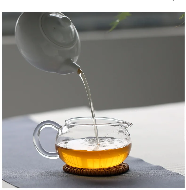 Heat-Resistant Borosilicate Glass Pitcher High-temperature Resistant Single Layer Tea Pitcher Kung Fu Tea Set Accessories Tea Po 
Heat-Resistant Borosilicate Glass Pitcher High-temperature Resistant Single Layer Tea Pitcher Kung Fu Tea Set Accessories Tea Po