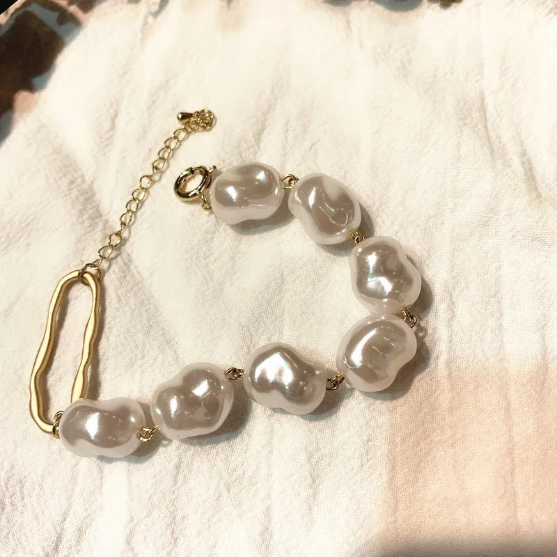 2019 New Baroque Irregular Imitation Pearls Gold Metal Link Chain Bracelets for Women Girl Summer Party Jewelry
2019 New Baroque Irregular Imitation Pearls Gold Metal Link Chain Bracelets for Women Girl Summer Party Jewelry