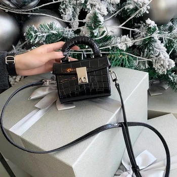 Luxury Handle Mini Bags Small Purses Handbags 2020 Women Designer Shoulder Crossbody Bags Female Crocodile Pattern Totes Bags
Luxury Handle Mini Bags Small Purses Handbags 2020 Women Designer Shoulder Crossbody Bags Female Crocodile Pattern Totes Bags