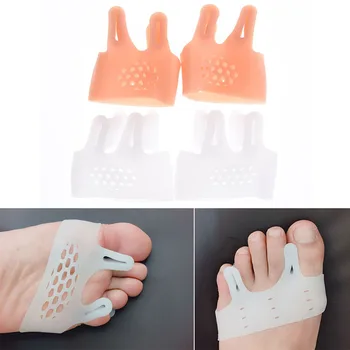 1 Pair Silicone Gel Foot Corrector Toe Separator Thumb Valgus Protector Feet Care 7.8 * 7*2.2cm 2 Colors
1 Pair Silicone Gel Foot Corrector Toe Separator Thumb Valgus Protector Feet Care 7.8 * 7*2.2cm 2 Colors