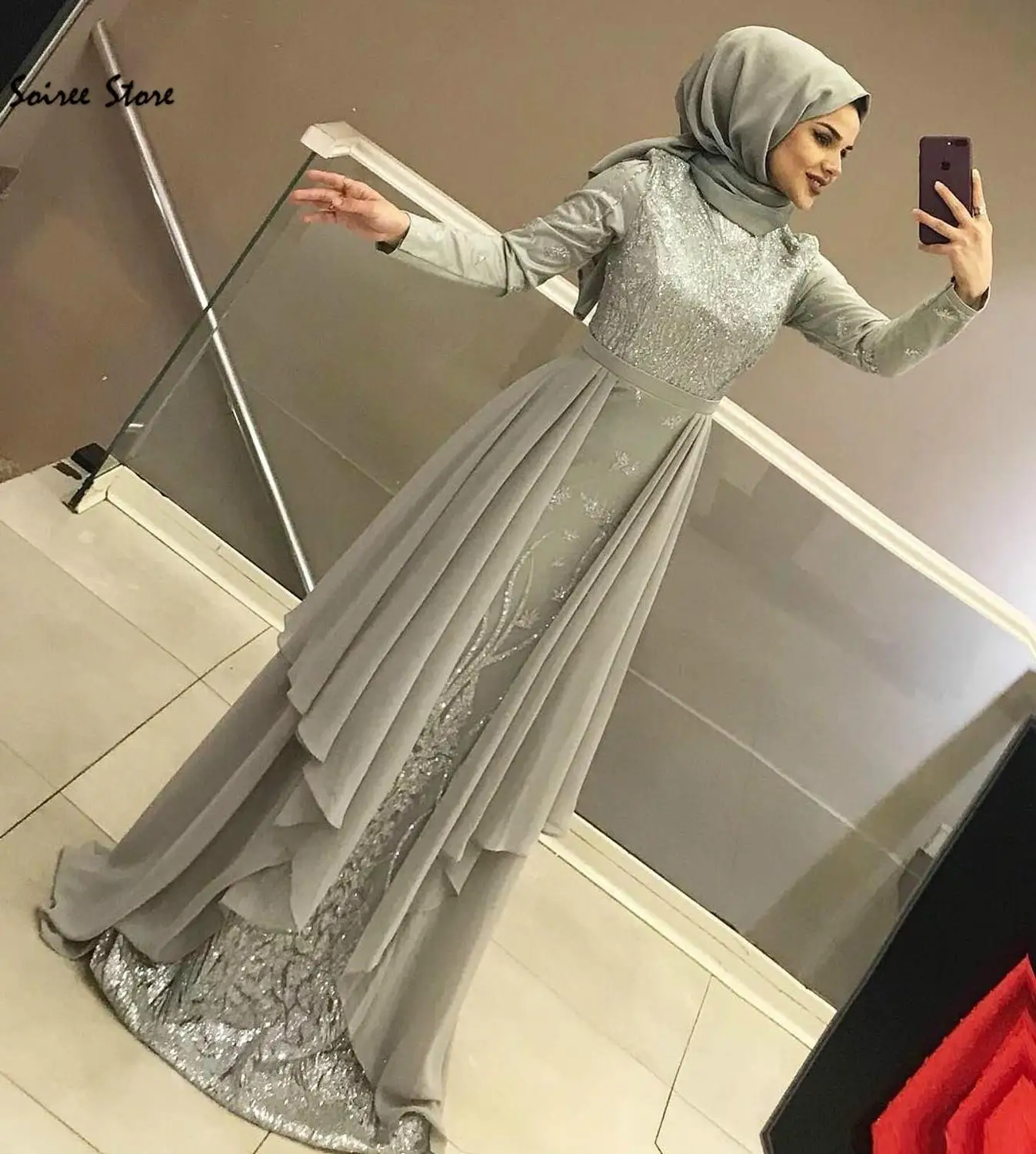 Shiny Muslim Silver Evening Dresses Without Hijab High Neck Long Sleeve Sequins Arabic Prom Dress Chiffon Overskirts Formal Gown
Shiny Muslim Silver Evening Dresses Without Hijab High Neck Long Sleeve Sequins Arabic Prom Dress Chiffon Overskirts Formal Gown