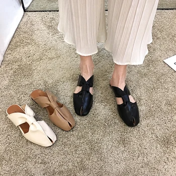 Women's shoes slippers 2020 spring new outdoor flat sandals Muller shoes
Women's shoes slippers 2020 spring new outdoor flat sandals Muller shoes