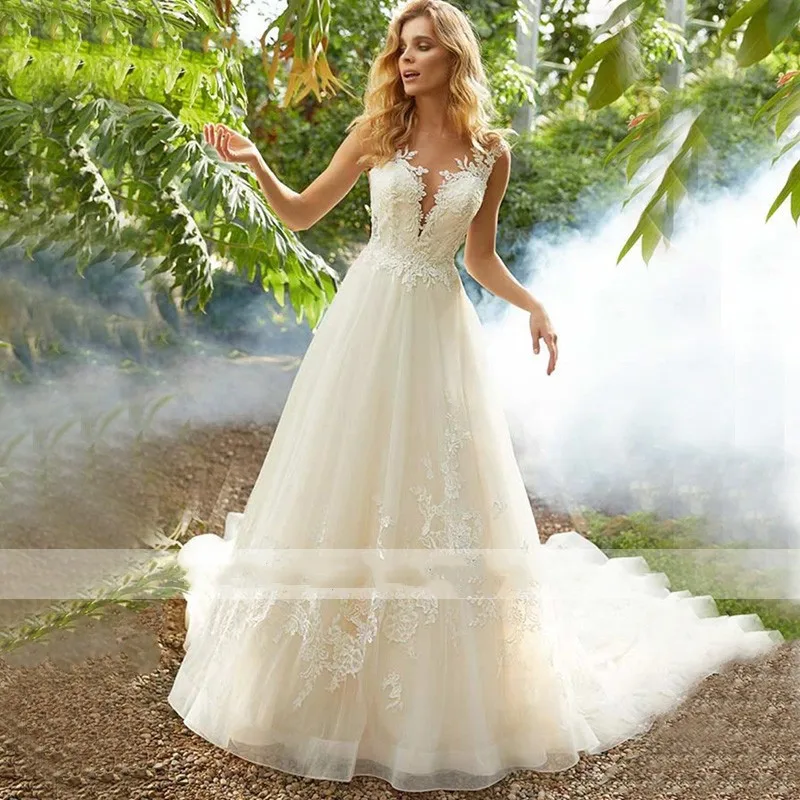 Retro Scoop Lace Appliques Wedding Dress Buttons Back Chapel Train Bridal Gowns 2021 Customized Long Robe De Mariee
Retro Scoop Lace Appliques Wedding Dress Buttons Back Chapel Train Bridal Gowns 2021 Customized Long Robe De Mariee