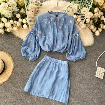 Women Autumn New Fashion Stand Neck Long Lantern Sleeve Embroidered Shirt High Waist Skirt Two Piece Sets N687
Women Autumn New Fashion Stand Neck Long Lantern Sleeve Embroidered Shirt High Waist Skirt Two Piece Sets N687