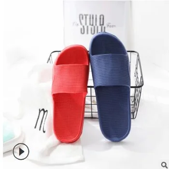 2020 slippers female summer bath bathroom thick bottom non-slip home male indoor and outdoor slippers couple home slippers 
2020 slippers female summer bath bathroom thick bottom non-slip home male indoor and outdoor slippers couple home slippers