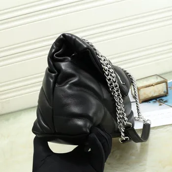 Luxury Designer Soft Pleated Genuine Leather Qulited Shoulder Bag Women Chain Shoulder Strap with Flap Large Capacity Handbag
Luxury Designer Soft Pleated Genuine Leather Qulited Shoulder Bag Women Chain Shoulder Strap with Flap Large Capacity Handbag