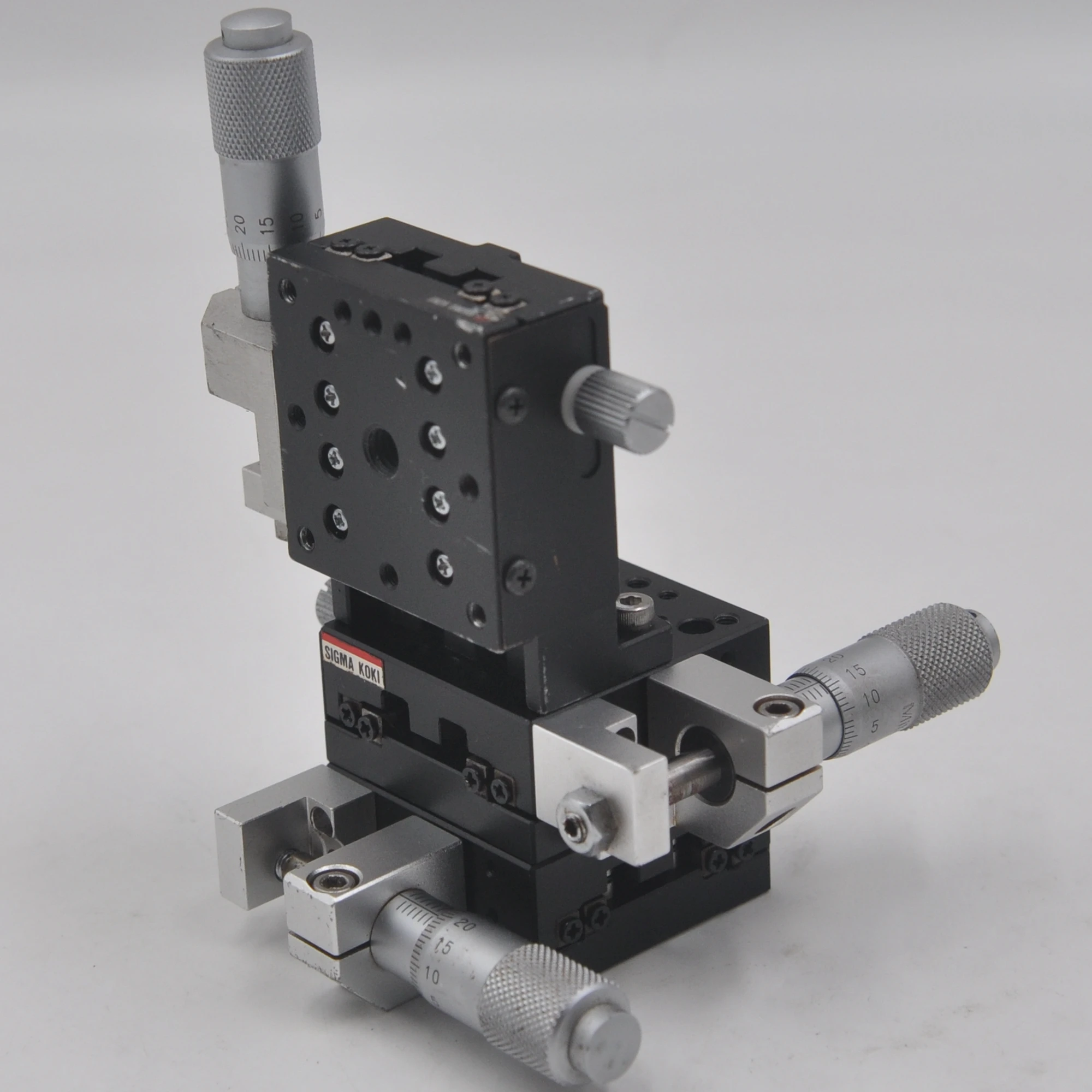 SIGMA KOKI precision XYZ axis manual cross displacement lifting smoothing table cross roller 40 * 40mm table
SIGMA KOKI precision XYZ axis manual cross displacement lifting smoothing table cross roller 40 * 40mm table