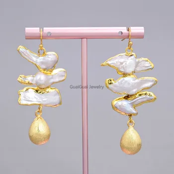 GG Jewelry Natural 10x20mm White Biwa Pearl Yellow Golden Water drop drawing process Beads Plated Hook Earrings 
GG Jewelry Natural 10x20mm White Biwa Pearl Yellow Golden Water drop drawing process Beads Plated Hook Earrings