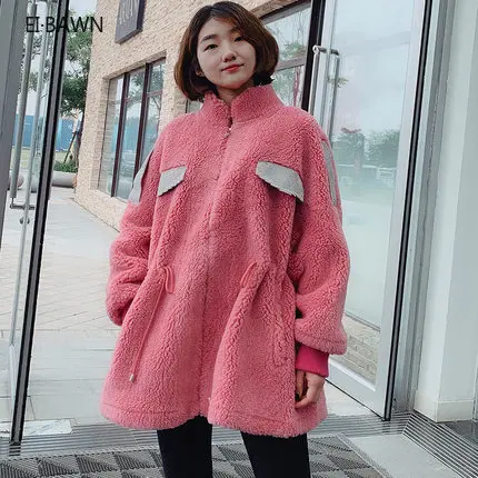 2019 new granule wool coat women fur one long section waist jacket rhinestone stitching
2019 new granule wool coat women fur one long section waist jacket rhinestone stitching