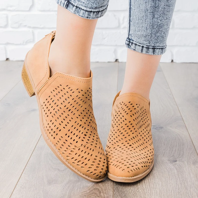 2019 New Fashion Style Women'S Hollow Breathable Thick Heel Women'S Boot Sbuckle Tip Side Leakage
2019 New Fashion Style Women'S Hollow Breathable Thick Heel Women'S Boot Sbuckle Tip Side Leakage