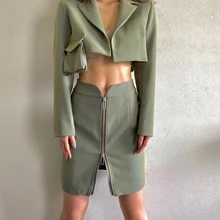 2021 Spring and Autumn Ladies Slim Fashion Two-piece Suit Green Pocket Suit + High Waist Zipper Skirt Retro Sexy High Fashion
2021 Spring and Autumn Ladies Slim Fashion Two-piece Suit Green Pocket Suit + High Waist Zipper Skirt Retro Sexy High Fashion