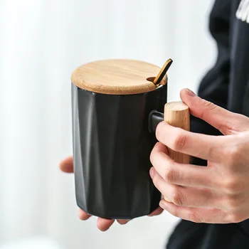 Nordic Ceramic Cup with LID office coffee Mug with retro creative new lovers
Nordic Ceramic Cup with LID office coffee Mug with retro creative new lovers