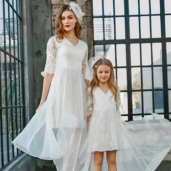 New Arrival 2020 White Chiffon Bridesmaid Dress Custom made Half Sleeves Formal Long v Neck Wedding Party Dress with Flower Girl
New Arrival 2020 White Chiffon Bridesmaid Dress Custom made Half Sleeves Formal Long v Neck Wedding Party Dress with Flower Girl
