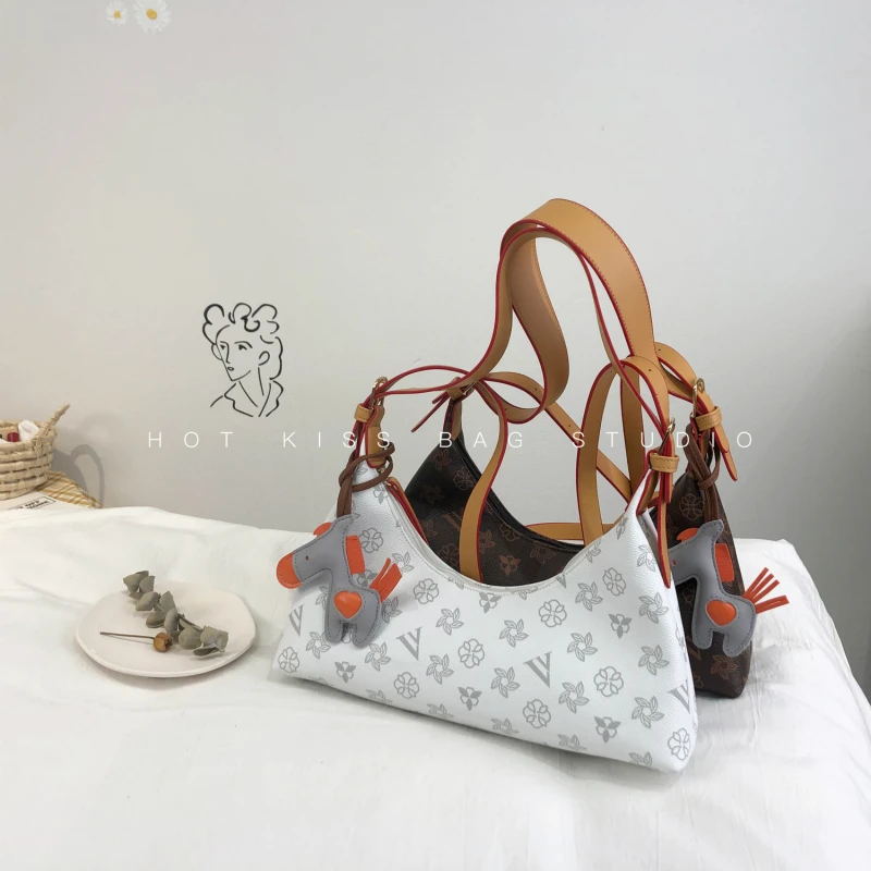 High Sense of Niche Design Fashion Small Bags Women Bags 2020 New Trendy Messenger Bag Shoulder Bag Bag Underarm Bag Simple Bags
High Sense of Niche Design Fashion Small Bags Women Bags 2020 New Trendy Messenger Bag Shoulder Bag Bag Underarm Bag Simple Bags