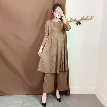 LANMREM 2020 new autumn pleated vintage women clothes round neck pullover loose dress and wide legs pants set two pieces WJ262
LANMREM 2020 new autumn pleated vintage women clothes round neck pullover loose dress and wide legs pants set two pieces WJ262