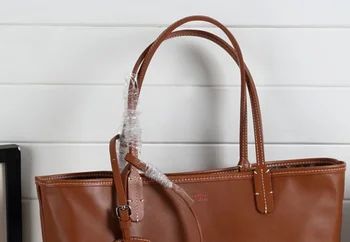 2020 new leather cowhide one-shoulder temperament mother-and bag double-sided tote bag 
2020 new leather cowhide one-shoulder temperament mother-and bag double-sided tote bag