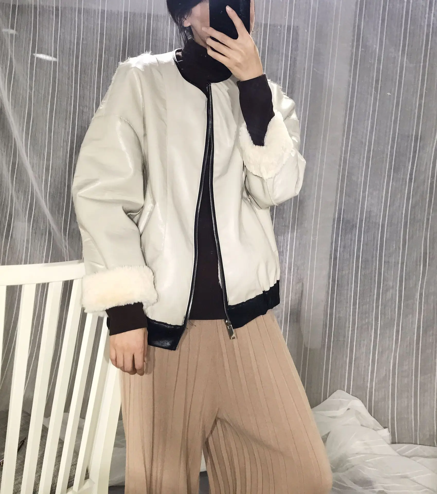 '''' 18aw-Winter South Korea Order Imitation Rabbit Fur Pu-Style Reversible Cropped Jacket 71184-75204
'''' 18aw-Winter South Korea Order Imitation Rabbit Fur Pu-Style Reversible Cropped Jacket 71184-75204