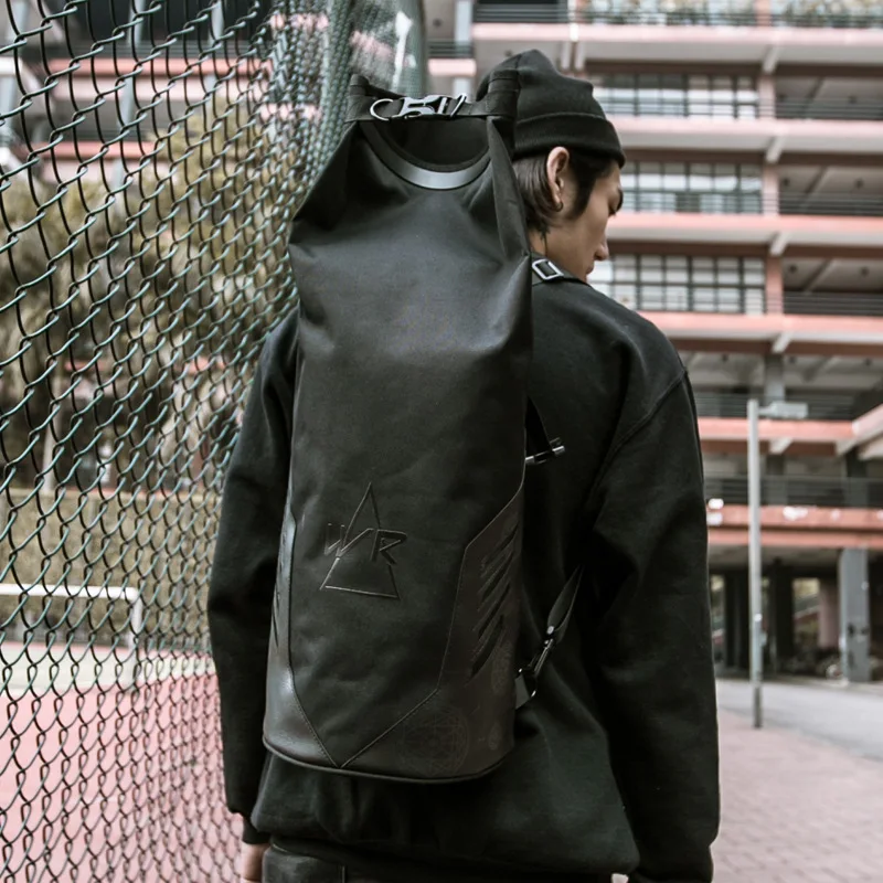 New Personality Large Capacity Travel Backpack Tide Roll Cover Bucket Men's Hip Hop Backpack Outdoor Sports Mountaineering Bag
New Personality Large Capacity Travel Backpack Tide Roll Cover Bucket Men's Hip Hop Backpack Outdoor Sports Mountaineering Bag