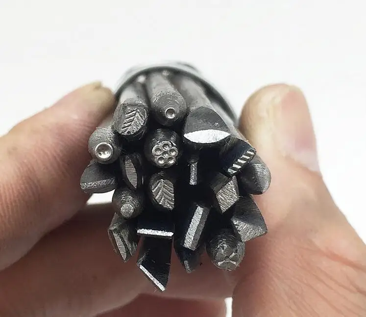 Steel Design Steel Stamp 6.7cm Hand Punch For Impress Art Metal Jewelers Hand-carved scorpion 
Steel Design Steel Stamp 6.7cm Hand Punch For Impress Art Metal Jewelers Hand-carved scorpion