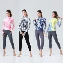 Tie-dye yoga sports coat of new fund of 2022 autumn winters is female nylon zipper yoga clothing long sleeve blouse thumb hole
Tie-dye yoga sports coat of new fund of 2022 autumn winters is female nylon zipper yoga clothing long sleeve blouse thumb hole