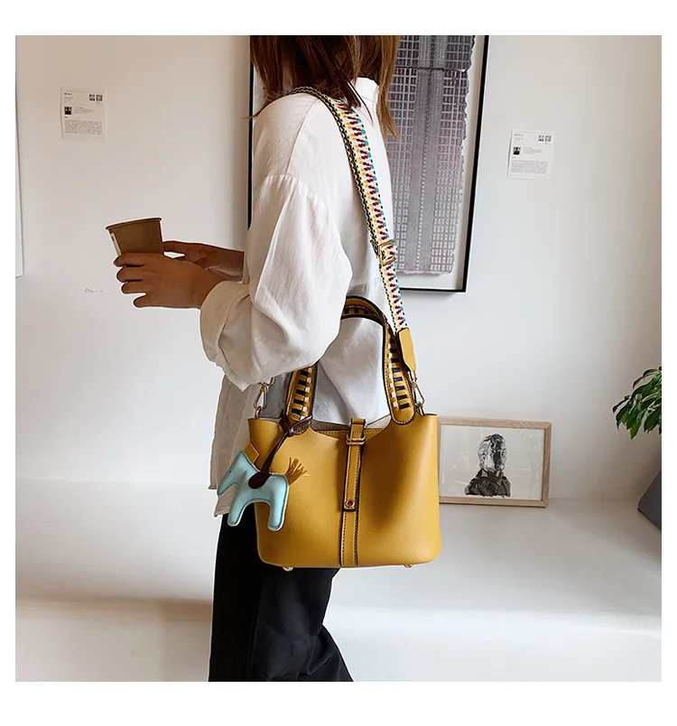 Women's Fashion Composite Bag 2pcs Female Leather Handbags Top Handle Bucket Bags Colorful Strap Crossbody Bag With Horse Tassel (74)