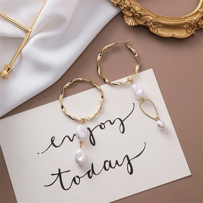 orea Fashion Asymmetric Circle Pearl Long Pendant Earrings Retro Geometry Trend Simple Simple Fashion Women Earring Jewelry Gift
orea Fashion Asymmetric Circle Pearl Long Pendant Earrings Retro Geometry Trend Simple Simple Fashion Women Earring Jewelry Gift