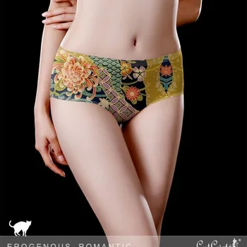 Women's underwear personalized customized 3D digital printing chrysanthemum invisible seamless t underwear hot sexy T-String
Women's underwear personalized customized 3D digital printing chrysanthemum invisible seamless t underwear hot sexy T-String