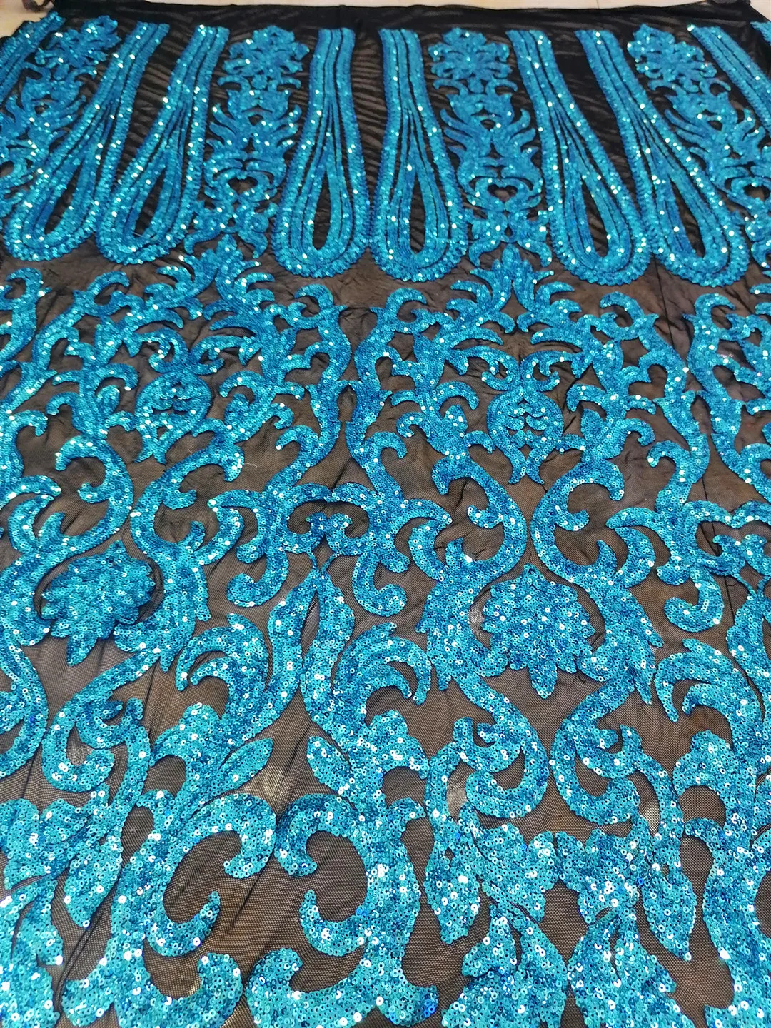 New color dress design sequins fabric / sequins embroidery mesh yarn lace fabric Africa sequins lace for party dress wedding
New color dress design sequins fabric / sequins embroidery mesh yarn lace fabric Africa sequins lace for party dress wedding