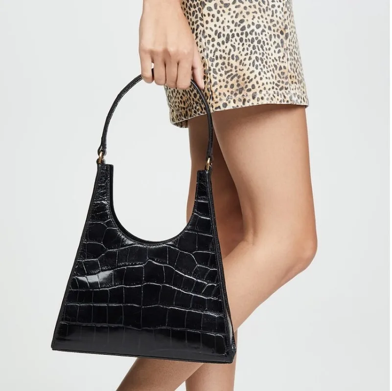 2020 crocodile pattern shoulder bag shoulder bag niche handbag underarm bag triangle bag handbag purses and handbags
2020 crocodile pattern shoulder bag shoulder bag niche handbag underarm bag triangle bag handbag purses and handbags