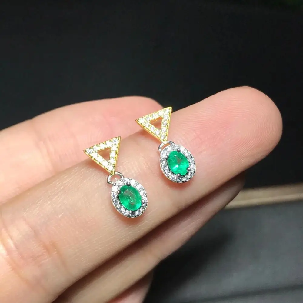 New natural emerald earrings 925 silver two-color plating process trendy simple earrings
New natural emerald earrings 925 silver two-color plating process trendy simple earrings