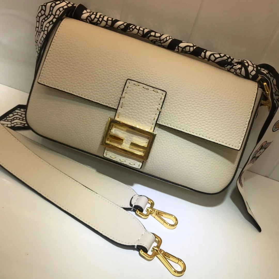 2019 NEW Custom Clutch Luxury Handbag Women Bags Designer Real Leather Cowhide TOP Fashion Brand Small Purse Ladies Shoulder Bag
2019 NEW Custom Clutch Luxury Handbag Women Bags Designer Real Leather Cowhide TOP Fashion Brand Small Purse Ladies Shoulder Bag