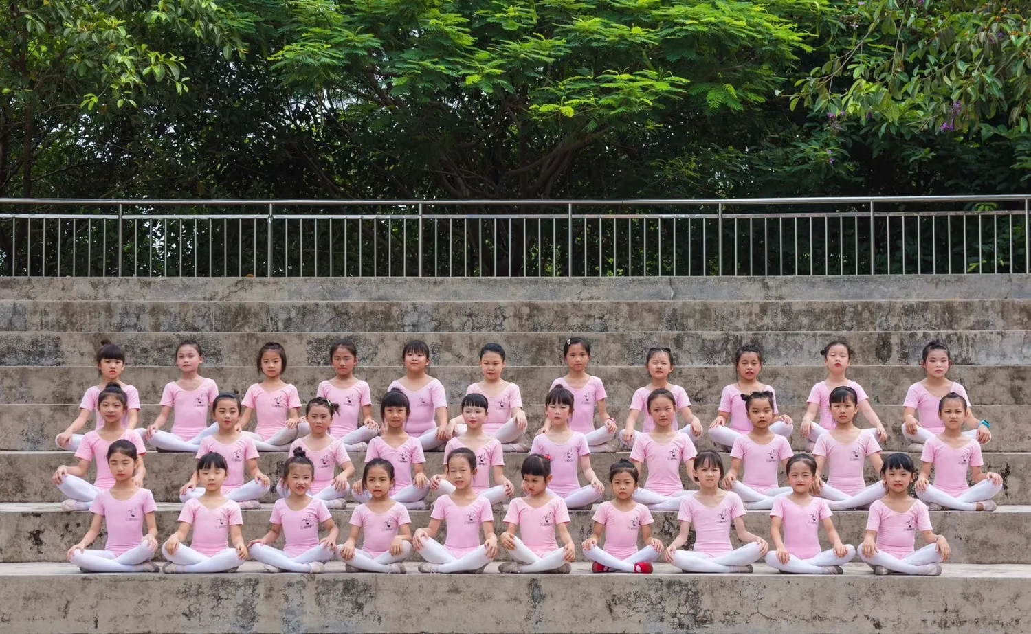 {9004BCD6-2D5B-5E36-ED5E-3767F