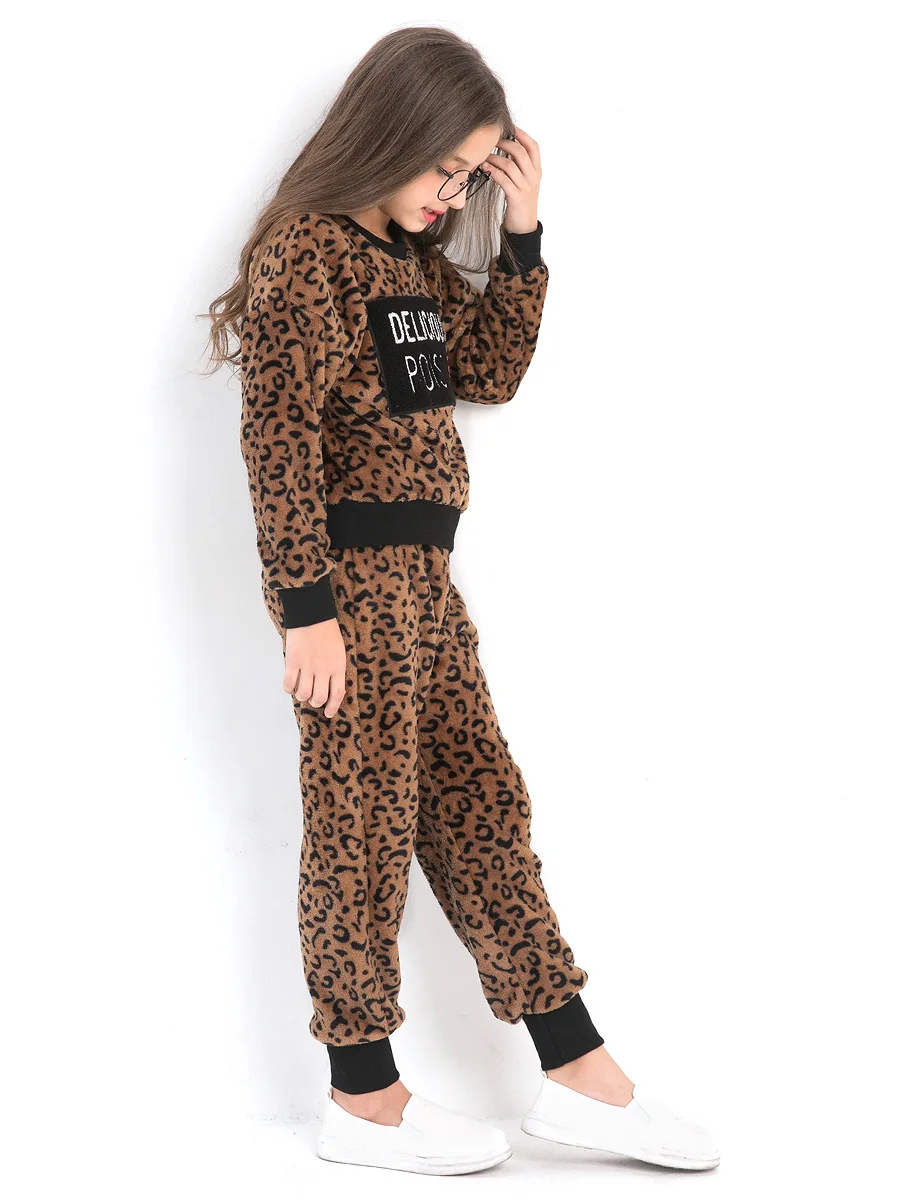 Girl'S Suit New Style Childrenswear Autumn And Winter Two-Piece Set Leopord Pattern Lettered Warm Big Boy 14 16 Model Photo Shoo
Girl'S Suit New Style Childrenswear Autumn And Winter Two-Piece Set Leopord Pattern Lettered Warm Big Boy 14 16 Model Photo Shoo