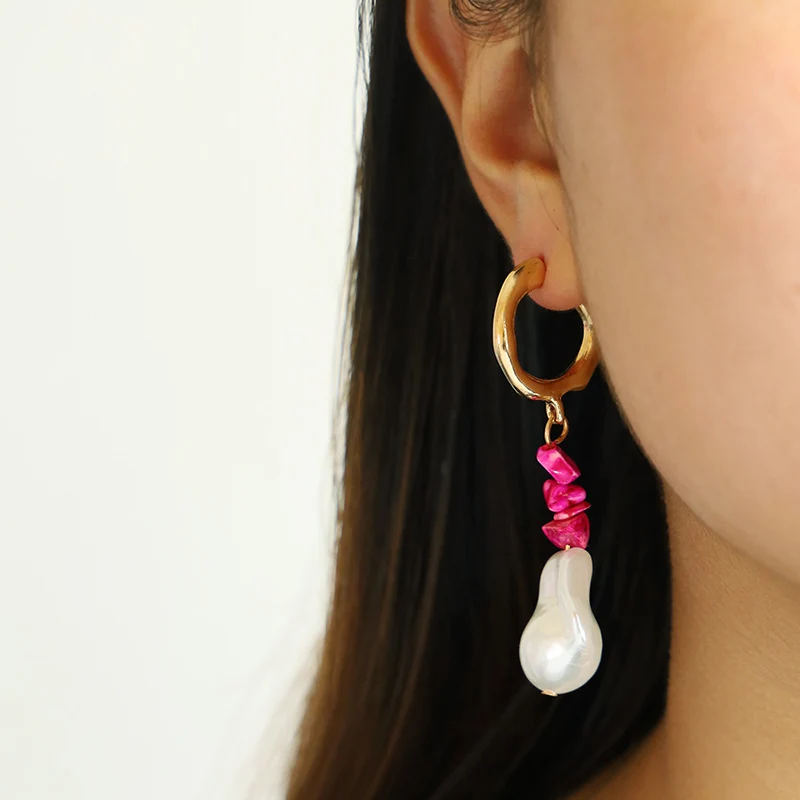 Classic Fashion Irregular Stud Earrings Alien Imitation Pearl Stone Beads Gold Color Metal Circle Earring for Women Girl Jewelry
Classic Fashion Irregular Stud Earrings Alien Imitation Pearl Stone Beads Gold Color Metal Circle Earring for Women Girl Jewelry