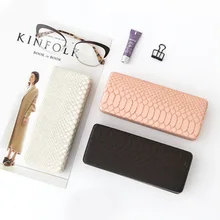 Personality Snake Pattern Myopia Glasses Case Large Anti-pressure Creative Spectacles Box Leather Glasses Storage Mirror Box
Personality Snake Pattern Myopia Glasses Case Large Anti-pressure Creative Spectacles Box Leather Glasses Storage Mirror Box