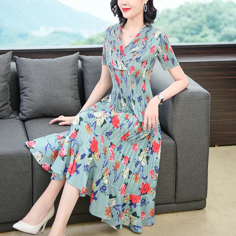 Summer Women Floral Print Dress Ladies Short Sleeve A-line Pleated Dresses V Neck Beach Mini Dress Female Roupa Feminina
Summer Women Floral Print Dress Ladies Short Sleeve A-line Pleated Dresses V Neck Beach Mini Dress Female Roupa Feminina