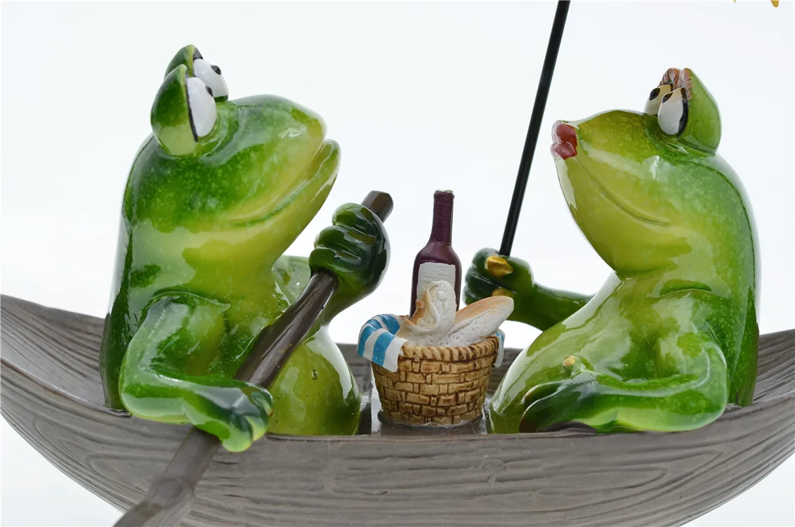 MYBLUE Kawaii Garden Animal Resin Lovers In a Boat Cartoon Frog Figurine Nordic Home Room Decoration Accessories Modern