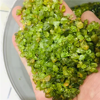 100g rolling gem natural rock mineral peridot crystal is used to heal chakras
100g rolling gem natural rock mineral peridot crystal is used to heal chakras