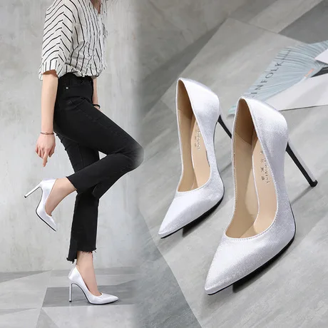 Europe And America Nightclub Fashion Sexy Versatile Low-Cut Wedding Shoes Red Large Size High Heel Shoes Thin Heeled Amoy Supply
Europe And America Nightclub Fashion Sexy Versatile Low-Cut Wedding Shoes Red Large Size High Heel Shoes Thin Heeled Amoy Supply