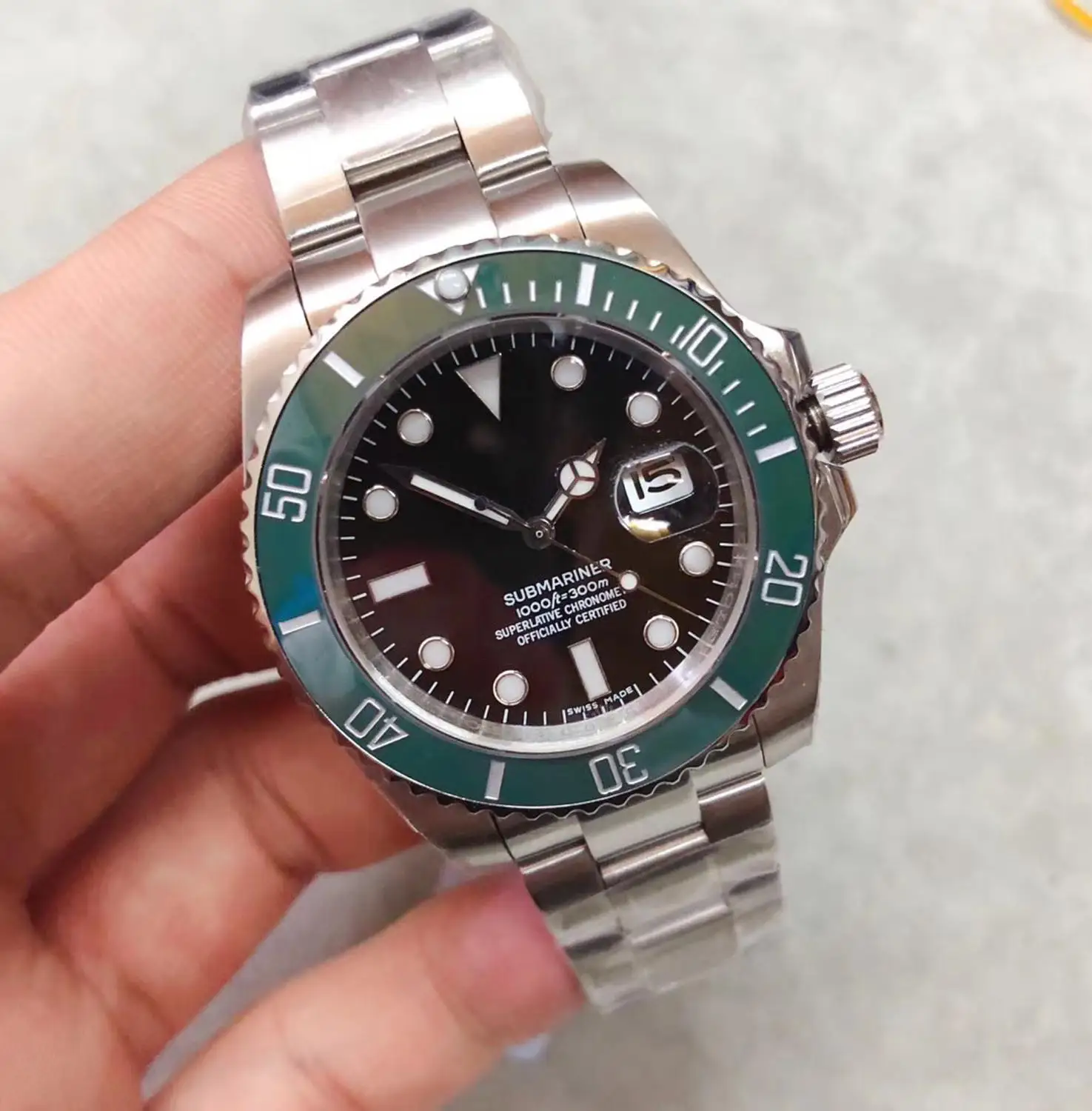 AAA top luxury men's watch 16610LV-93250 green ceramic bezel 40MM black face original 316L adjustable strap automatic mechanical
AAA top luxury men's watch 16610LV-93250 green ceramic bezel 40MM black face original 316L adjustable strap automatic mechanical