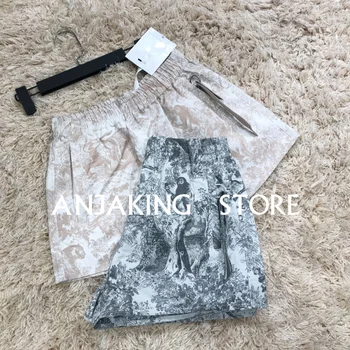 2020 Women's casual fashion elastic waist pocket animal Jacquard material forest Elastic waist shorts
2020 Women's casual fashion elastic waist pocket animal Jacquard material forest Elastic waist shorts