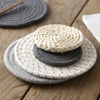 1 Pc Corn Fur Woven Dining Table Mat Heat Insulation Pot Holder Round Coasters Coffee Drink Tea Cup Table Placemats Mug Coaster
1 Pc Corn Fur Woven Dining Table Mat Heat Insulation Pot Holder Round Coasters Coffee Drink Tea Cup Table Placemats Mug Coaster